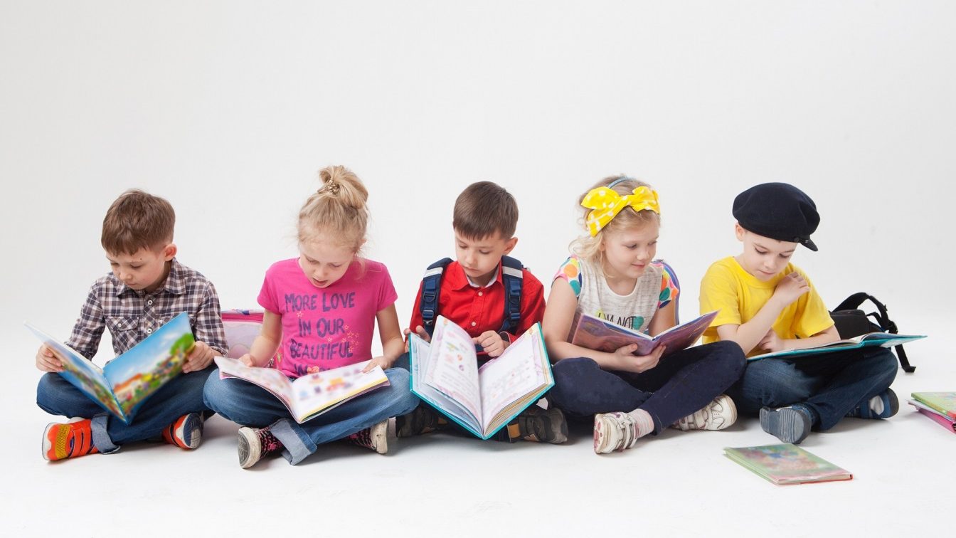 両親が読書家なら、子どももよく本を読む傾向に～厚労省調査から～